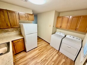 401 N A St, Unit 4 in Arkansas City, KS - Foto de edificio - Building Photo