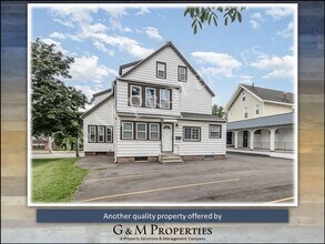 1570 Mt Hope Ave in Rochester, NY - Building Photo - Building Photo