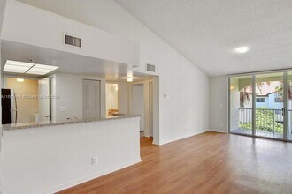 3605 NE 207th St, Unit 4305 in Miami, FL - Building Photo - Building Photo