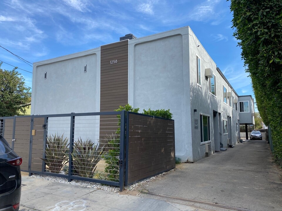 The Harvard Hideaway in Los Angeles, CA - Foto de edificio