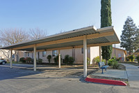 Wedgewood Commons in Sanger, CA - Foto de edificio - Building Photo