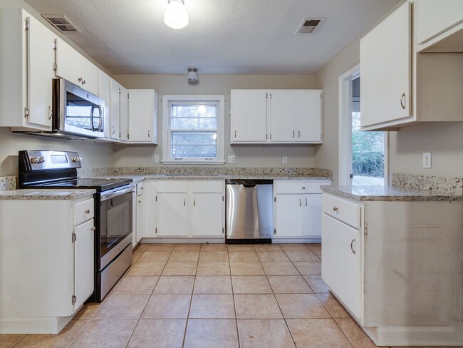 1208 Perkins Terrace in Memphis, TN - Building Photo - Building Photo