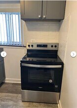 3825 N Pine Grove Ave, Unit ONE BEDROOM - UNIT 210 in Chicago, IL - Building Photo - Building Photo