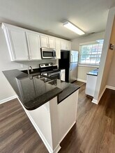 1215 Green Oaks Ln in Charlotte, NC - Building Photo - Building Photo