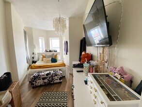 72 Hammond St, Unit 3 in Boston, MA - Building Photo - Building Photo