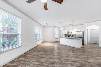 2814 S Bartell Dr in Houston, TX - Building Photo - Building Photo