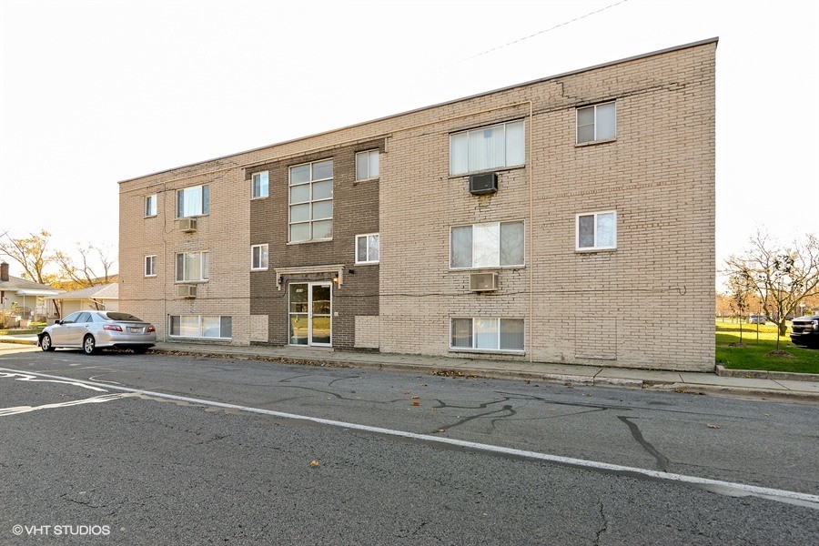 169th Apartments in Hammond, IN - Building Photo