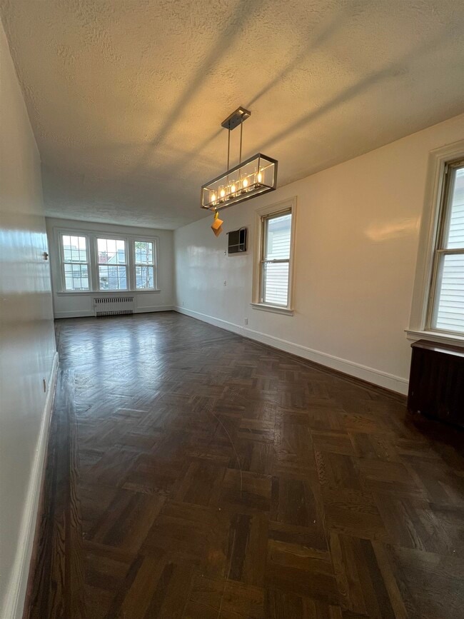 34 Garretson Ave in Bayonne, NJ - Building Photo - Building Photo