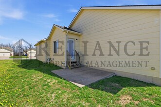 9922 E Kinkaid Cir in Wichita, KS - Building Photo - Building Photo