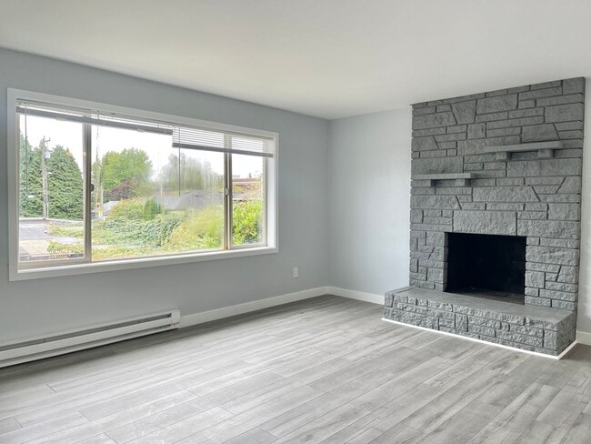8015 24th Ave NW in Seattle, WA - Building Photo - Building Photo