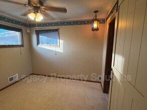 1046 N 29th St in Bismarck, ND - Building Photo - Building Photo