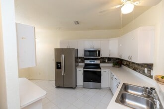 12040 Summergate Cir in Ft. Myers, FL - Building Photo - Building Photo