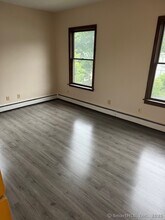 33 Spaulding St-Unit -D in Norwich, CT - Building Photo - Building Photo