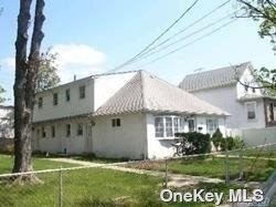 247 Oakley Ave in Elmont, NY - Building Photo - Building Photo