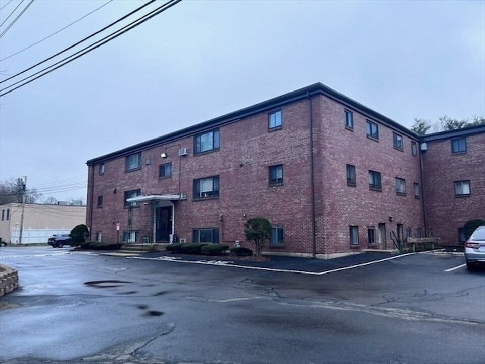 69 Nicholas Rd in Framingham, MA - Building Photo
