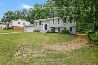 2157 Rolling View Dr in Decatur, GA - Building Photo - Building Photo