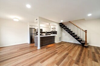 1481 Quaker Ln in Prospect Heights, IL - Foto de edificio - Building Photo