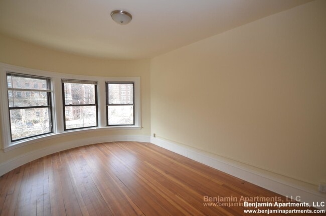 1493 Beacon St, Unit 32 in Brookline, MA - Building Photo - Building Photo