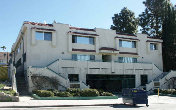 10120 Commerce Ave in Tujunga, CA - Building Photo - Building Photo