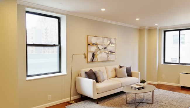 153 E 87th St in New York, NY - Building Photo - Building Photo