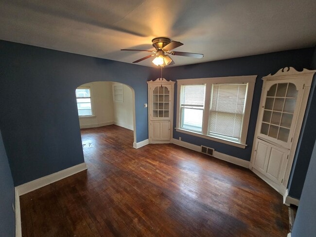 837 Alhambra Rd in Cleveland, OH - Building Photo - Building Photo