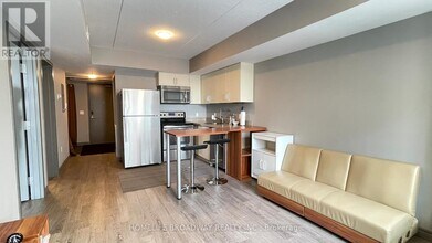 321 Spruce St in Waterloo, ON - Building Photo - Building Photo