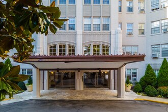 Woodley Park Towers in Washington, DC - Building Photo - Building Photo
