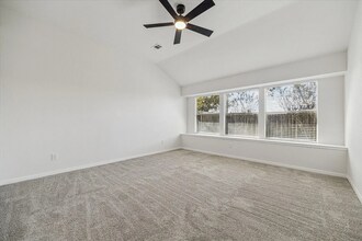 3102 Great Lakes Ave in Sugar Land, TX - Building Photo - Building Photo