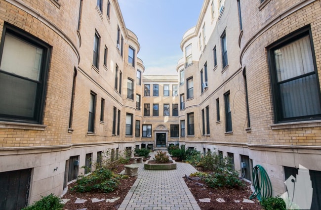 property at 1220 N Dearborn St