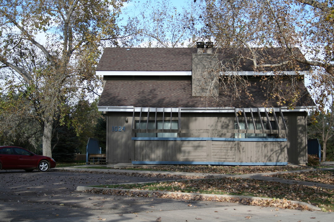 1024 Driftwood Dr in Fort Collins, CO - Foto de edificio