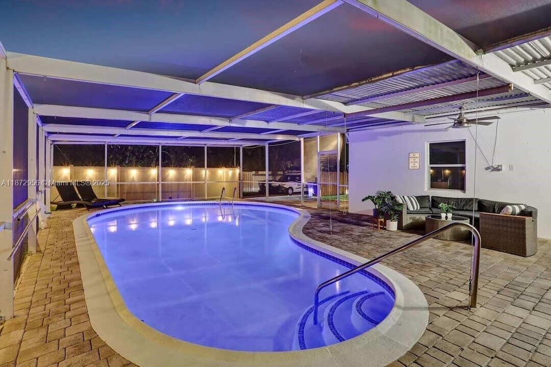 1321 S 16th Ave in Hollywood, FL - Building Photo