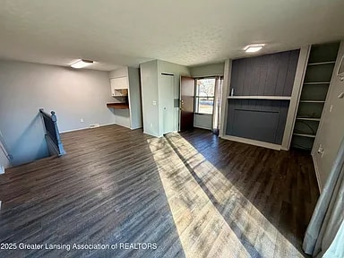 property at 612 S Dibble Blvd