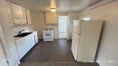 908 W Cucharras St in Colorado Springs, CO - Building Photo - Building Photo