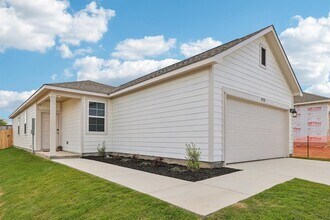 113 Cutleaf in San Marcos, TX - Building Photo - Building Photo