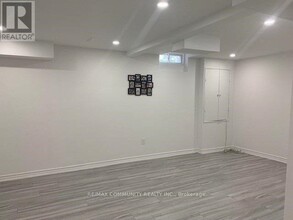 30 Antelope Dr in Toronto, ON - Building Photo - Building Photo