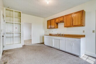 8733 W 73rd St N in Valley Center, KS - Building Photo - Building Photo