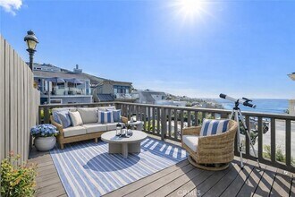 170 McAulay Pl in Laguna Beach, CA - Foto de edificio - Building Photo