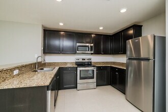 8548 Silverbell Loop in Brooksville, FL - Foto de edificio - Building Photo