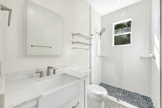 171 5th St S in Naples, FL - Building Photo - Building Photo