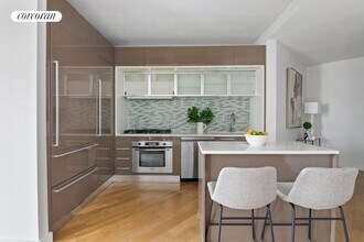 75 Wall St in New York, NY - Building Photo - Building Photo