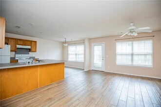 903 W Peachtree Dr in Fayetteville, AR - Building Photo - Building Photo