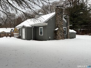 1163 Bullet Hill Rd, Unit 1 in Southbury, CT - Foto de edificio - Building Photo