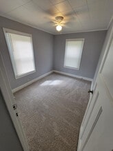 1104 W Webb Ave in Burlington, NC - Building Photo - Building Photo