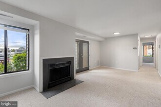 1115 Castle Harbor Way-Unit -1A in Glen Burnie, MD - Building Photo - Building Photo