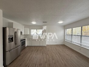 7102 Grassy Trail in San Antonio, TX - Building Photo - Building Photo