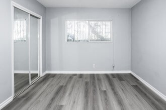 Chanteclair Apartments in Downey, CA - Foto de edificio - Interior Photo