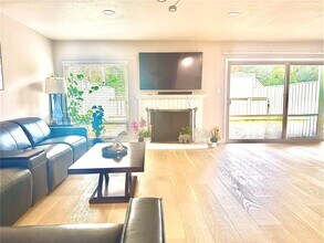 5351 Springdale Ave in Pleasanton, CA - Building Photo - Building Photo