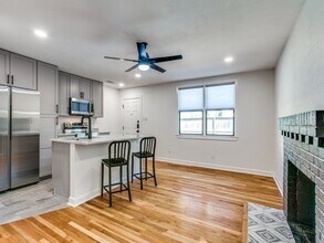 2825 W Cantey St in Fort Worth, TX - Building Photo - Building Photo