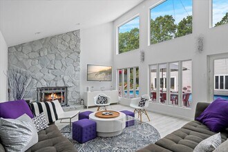 5 Lakewood Ln in Quogue, NY - Building Photo - Building Photo