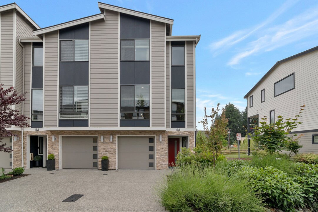 12718 35th Ave SE in Everett, WA - Foto de edificio